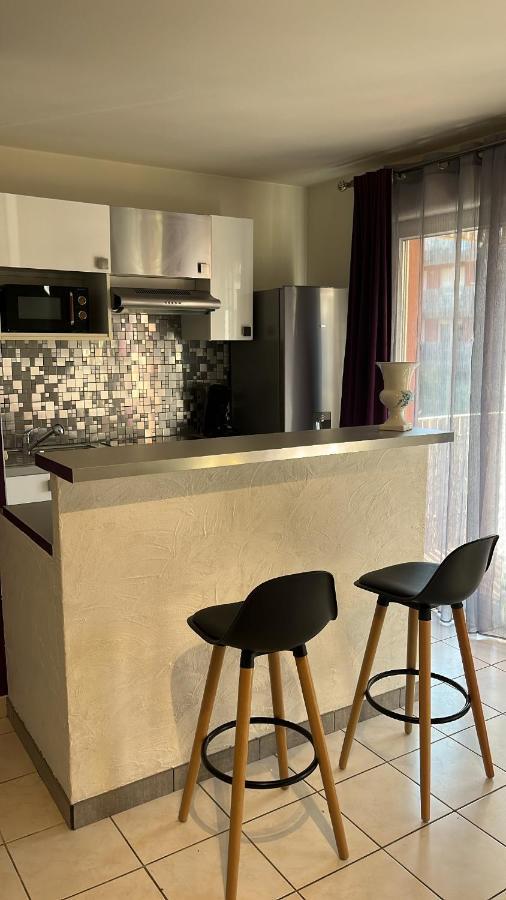 Superbe T2 A Balaruc Les Bains Apartment Bagian luar foto